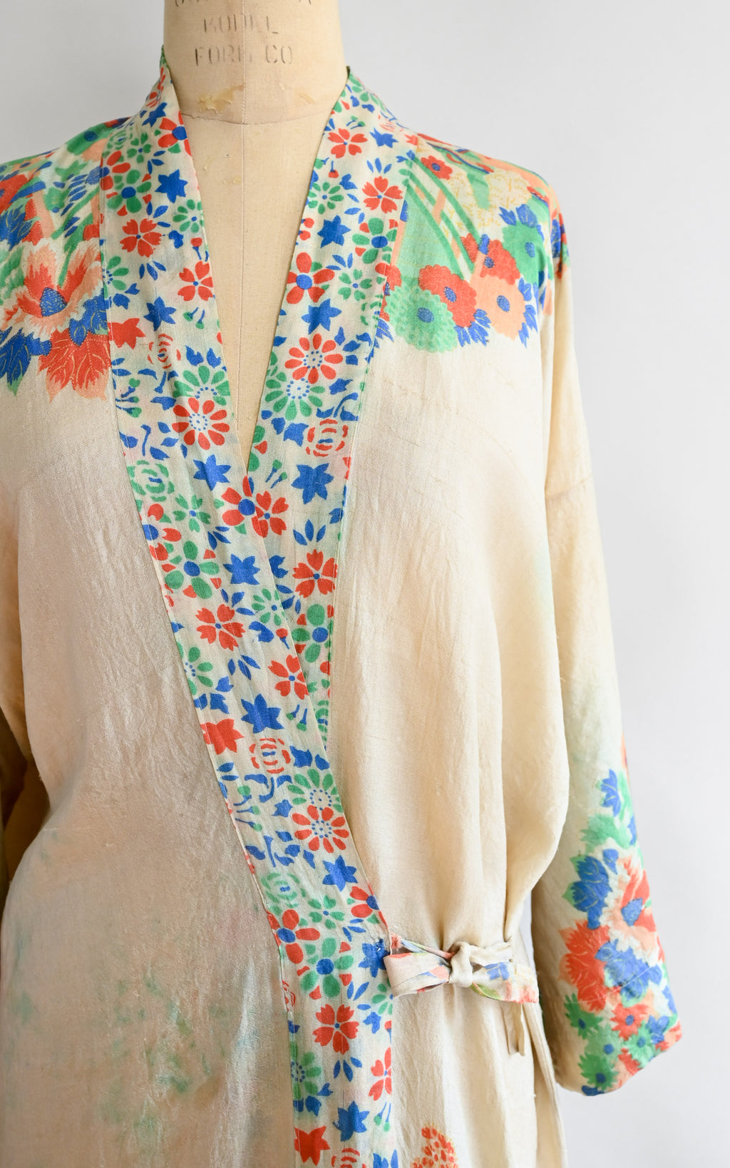 1920s Parfaire Pongee Silk Robe