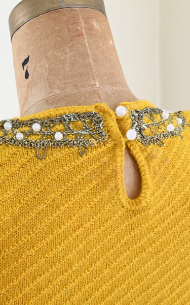 Vintage knit tops with a decorative neckline