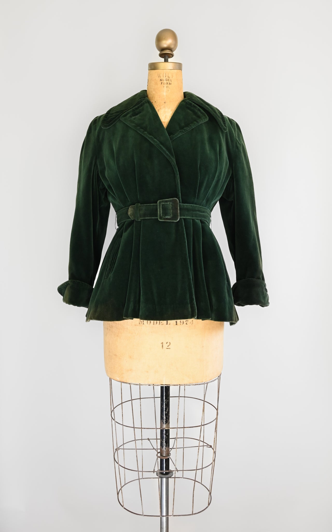Veste en velours Folios des années 1940